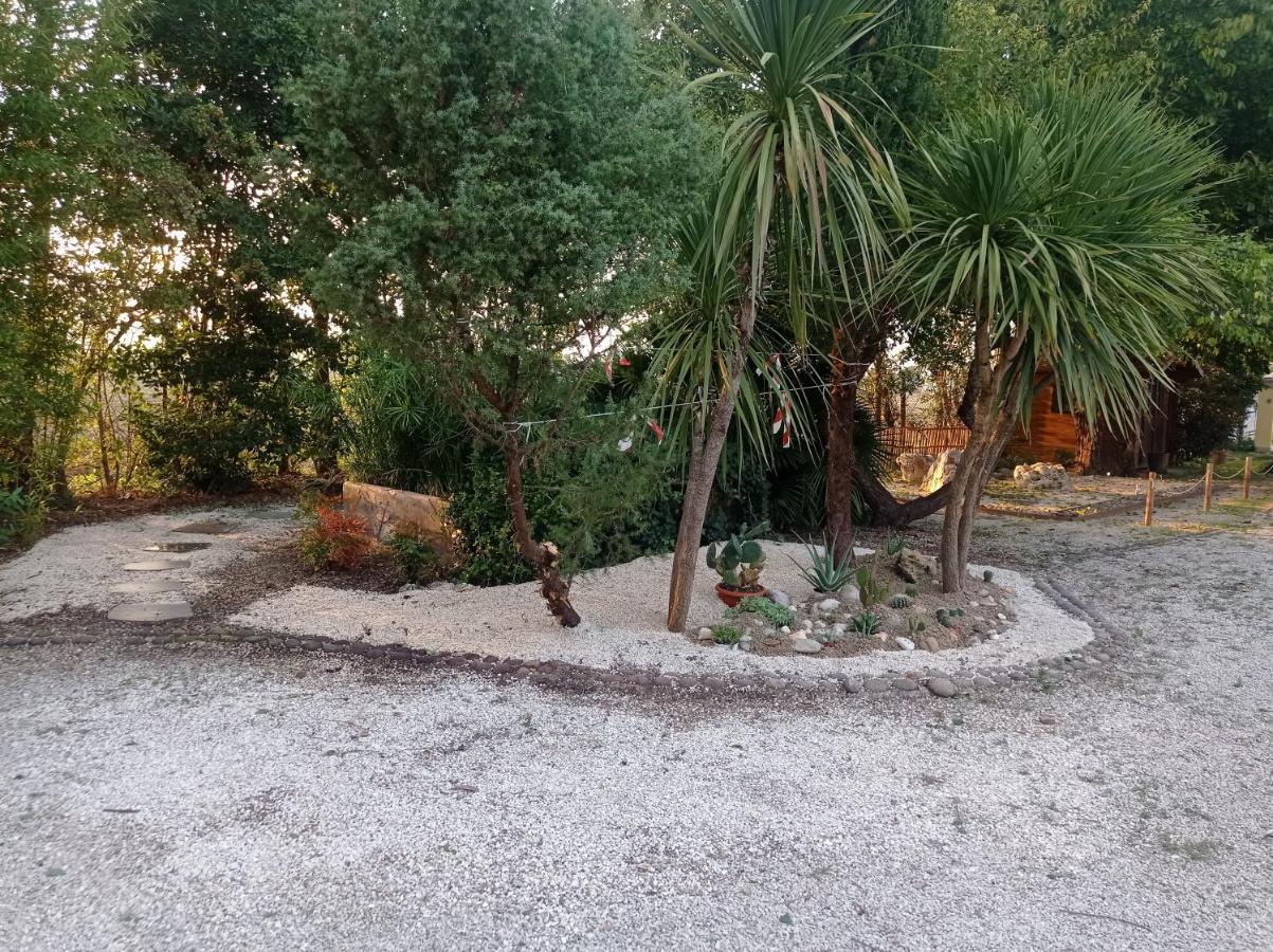 La Casa Di Tara B&B Armonia E Natura เรกานาติ ภายนอก รูปภาพ